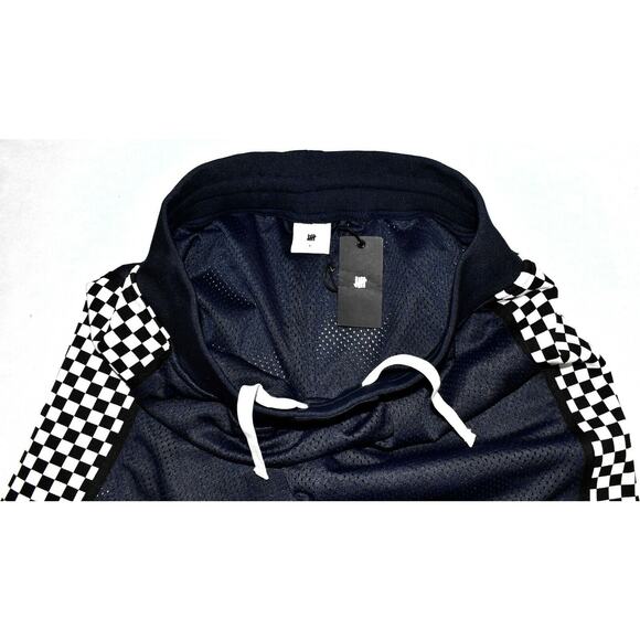 B0 NWT UNDEFEATED Navy W/Check Side Panel Finish Line Basketball Shorts Sz L $90 - Picture 3 of 5